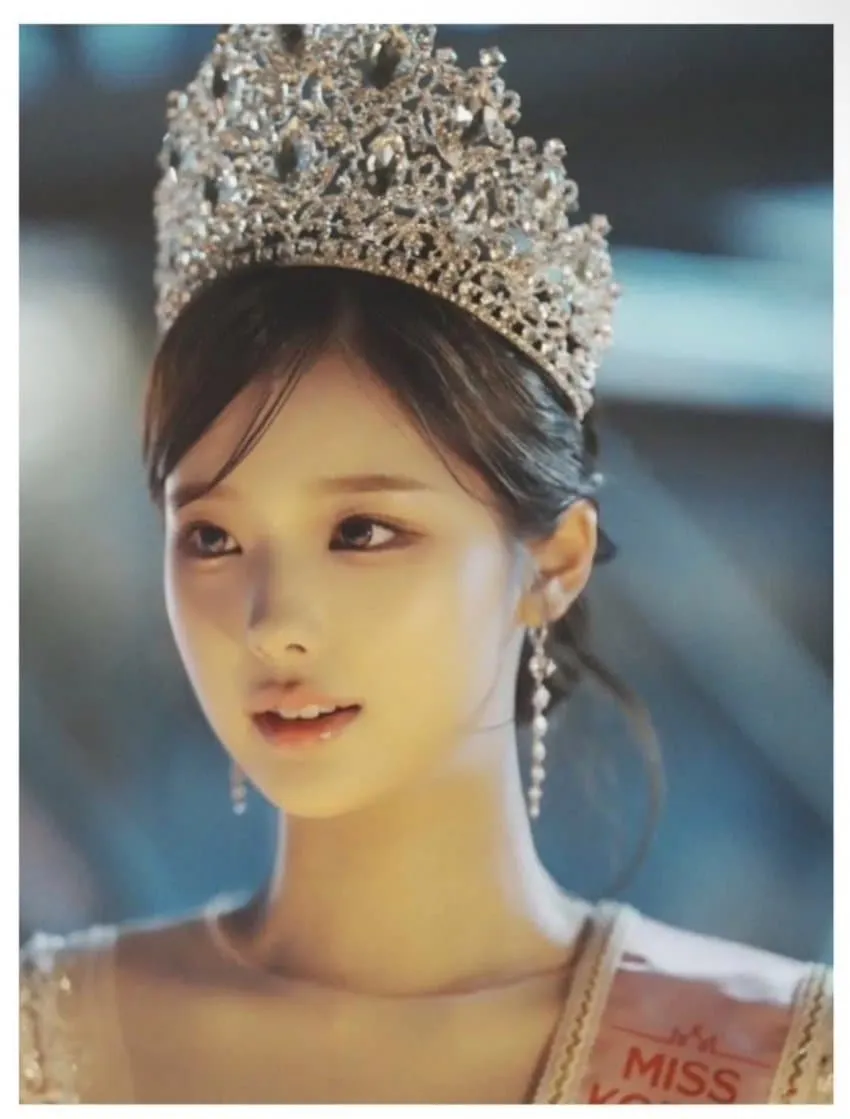 AI 아니냐는 2025 미스코리아 진 (9/11)