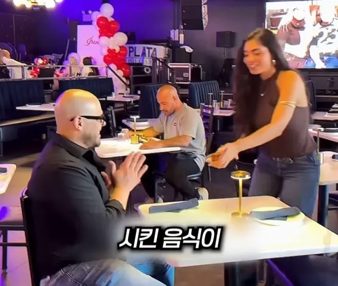 손님이 끊이지 않는 이유 (11/20)