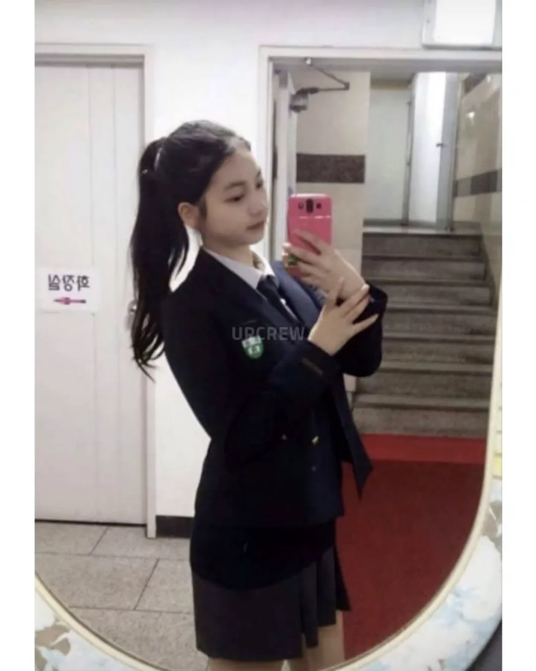 데뷔전 카리나 (17/18)