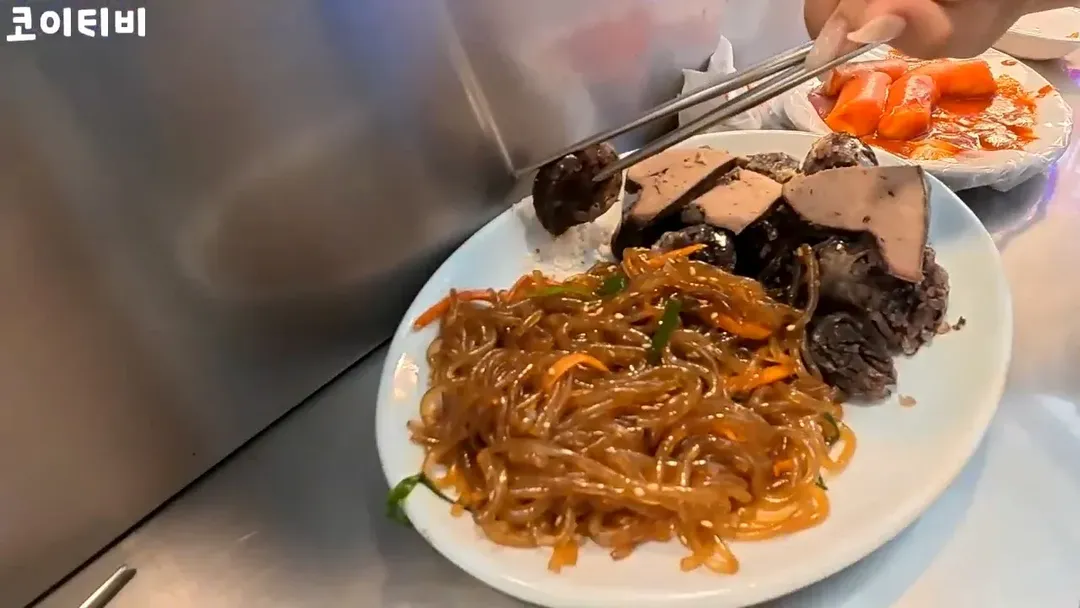 또 외국인 상대로 바가지하려다가 실패한 광장시장 근황 (3/18)