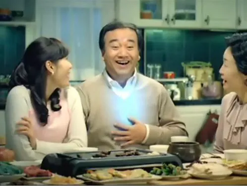 트위터 난리난 덕질하는 아이돌 때문에 머리 삭발한 팬.jpg (7/8)