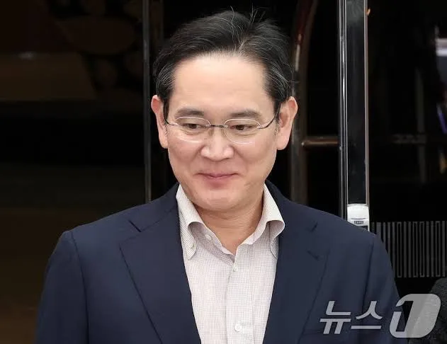 "이젠 익숙해졌다, 이 몸" (8/13)