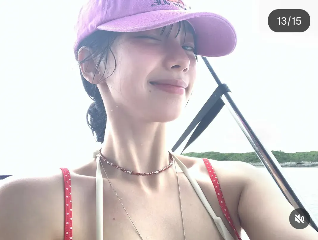 비키니 입어놓고 한 번을 안보여주는(?) 카리나ㄷㄷㄷ.jpg (7/8)