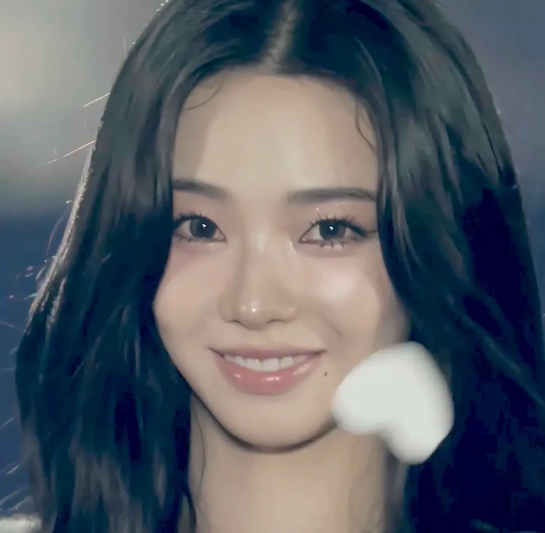 트위터 반응 터진 어제자 에스파 카리나.... (5/5)