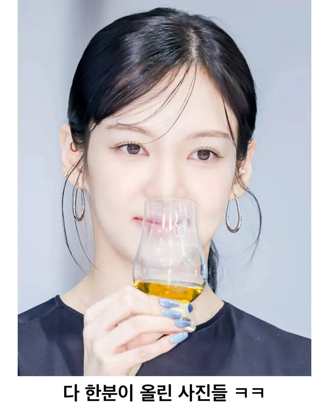 아이돌 취급을 못 받는 효연.jpg (5/8)