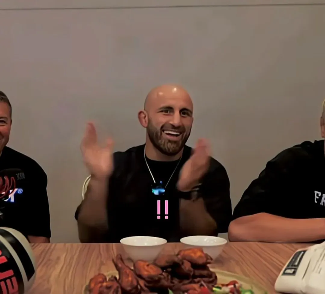 유튜브 라방중 한국인한테 제대로 낚인 UFC 챔피언 (10/12)