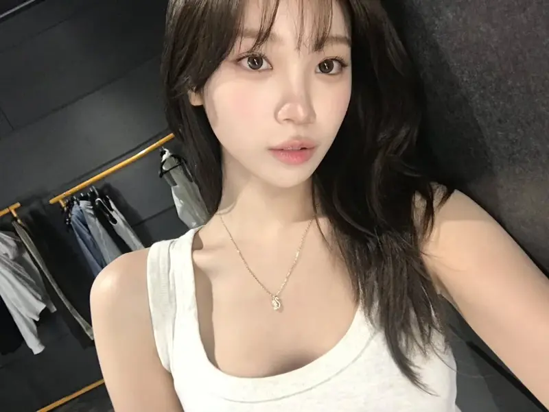 르세라핌 김채원 인스타 (7/15)