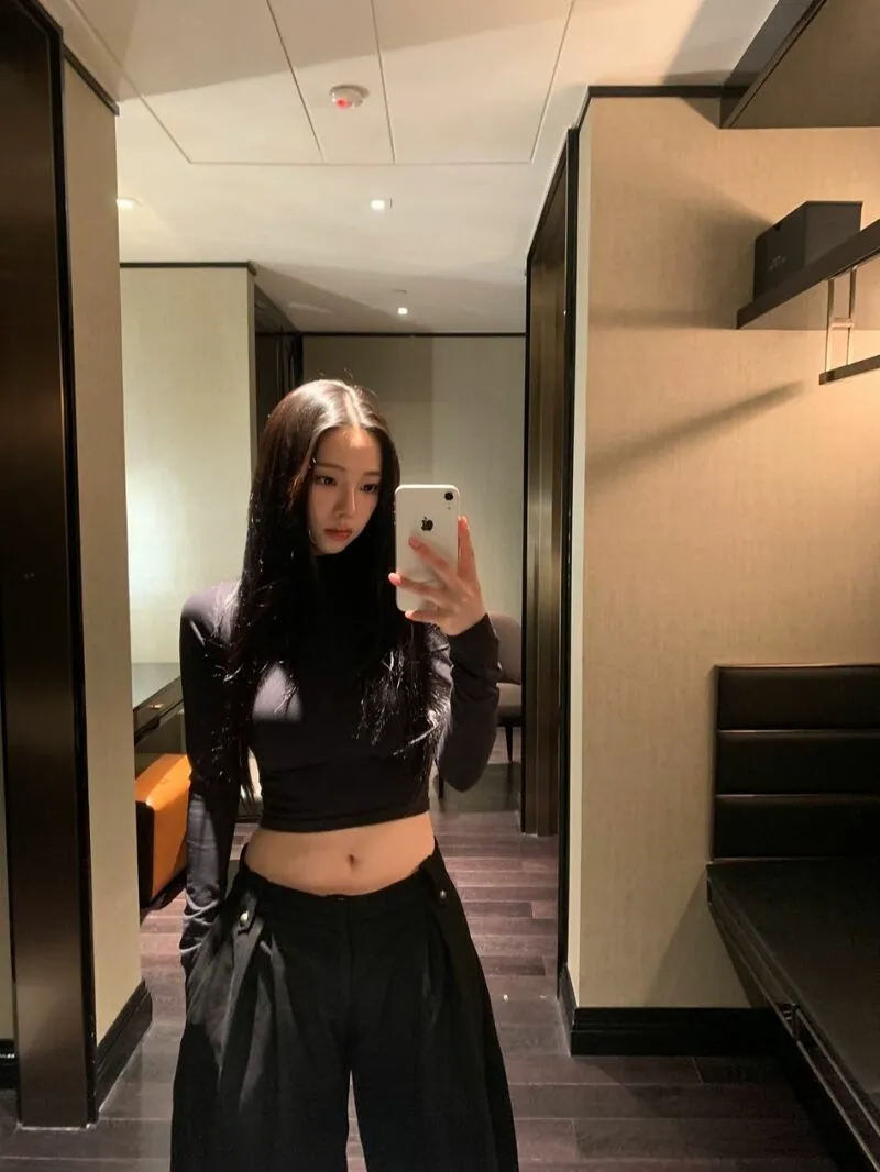 오늘자 에스파 카리나 인스타그램 업데이트 (4/11)