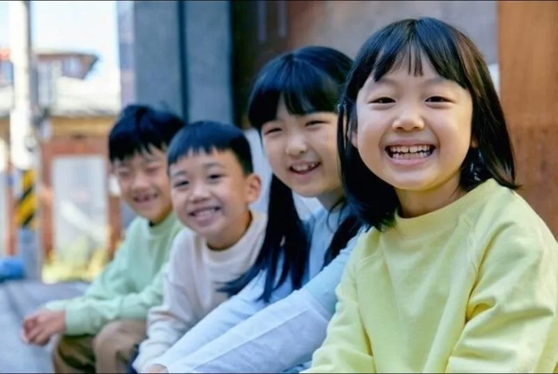"손가락 욕 같아"…2억짜리 거대 조형물 '흉물' 민원, 왜? (8/8)