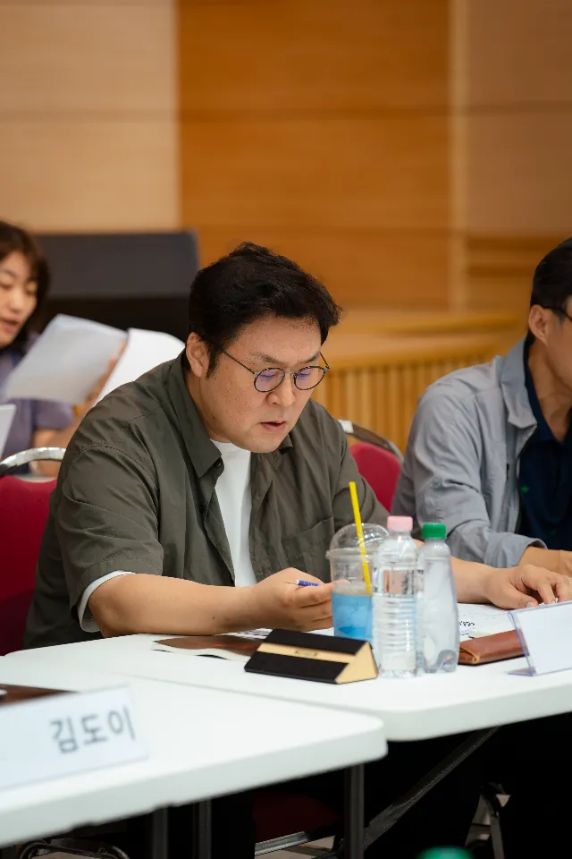 검은사제들, 사바하, 파묘 감독 장재현의 신작 <뱀피르> 배우진 공개.jpg (3/6)