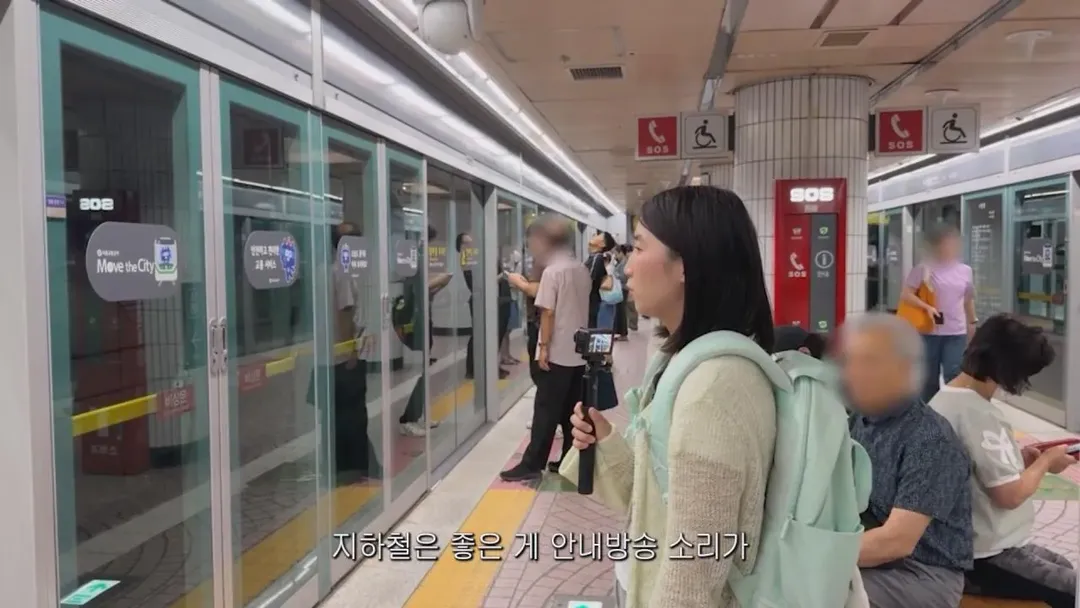 동생들에게 떡볶이 사주려 직접 사러간 시각장애인 (10/20)